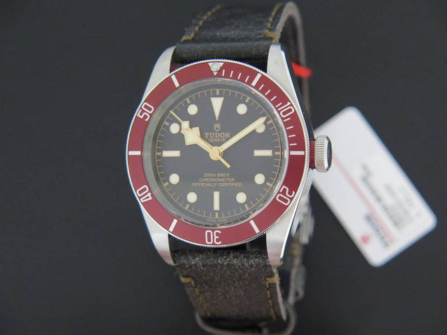 Tudor Tudor Heritage Black Bay Red Model