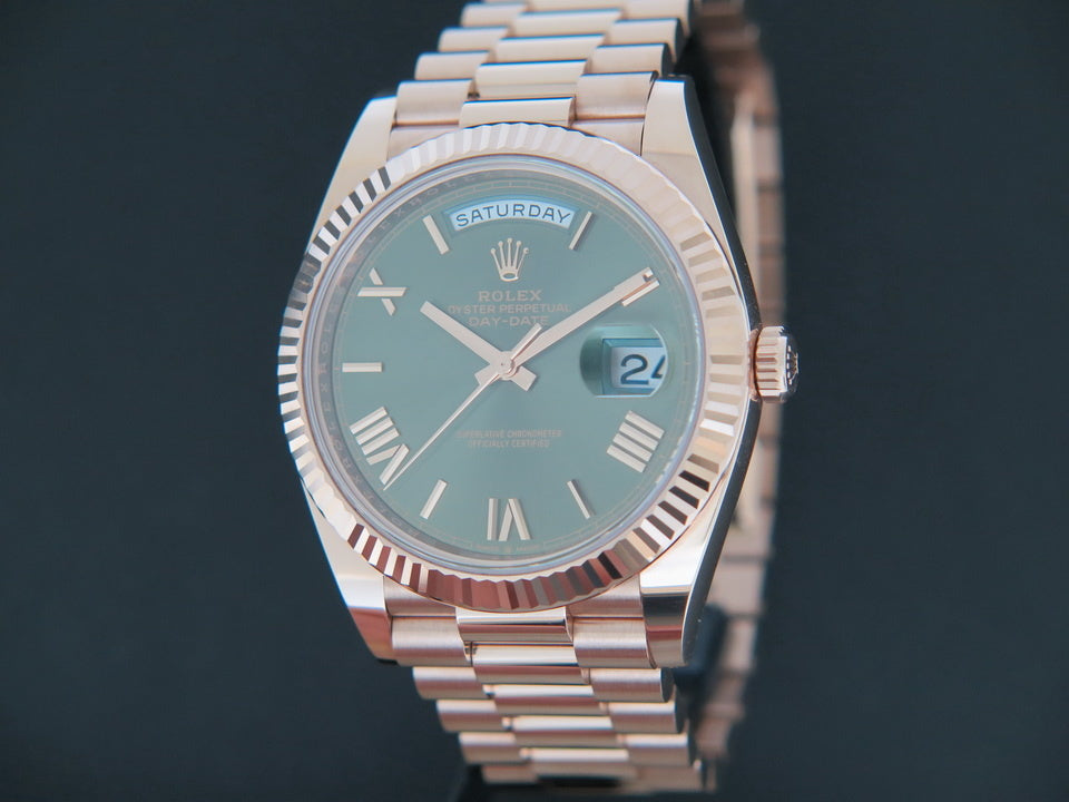 Rolex Day-Date 40 Everose Green Roman Dial 228235 (1)