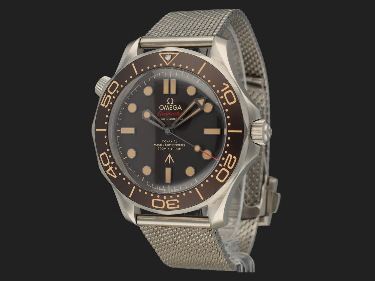 Omega Seamaster Diver 300M 007 Edition 210.90.42.20.01.001  (1)