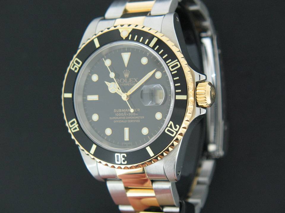 Rolex Oyster Perpetual Submariner Date (1)