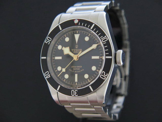 Tudor Heritage Black Bay Black