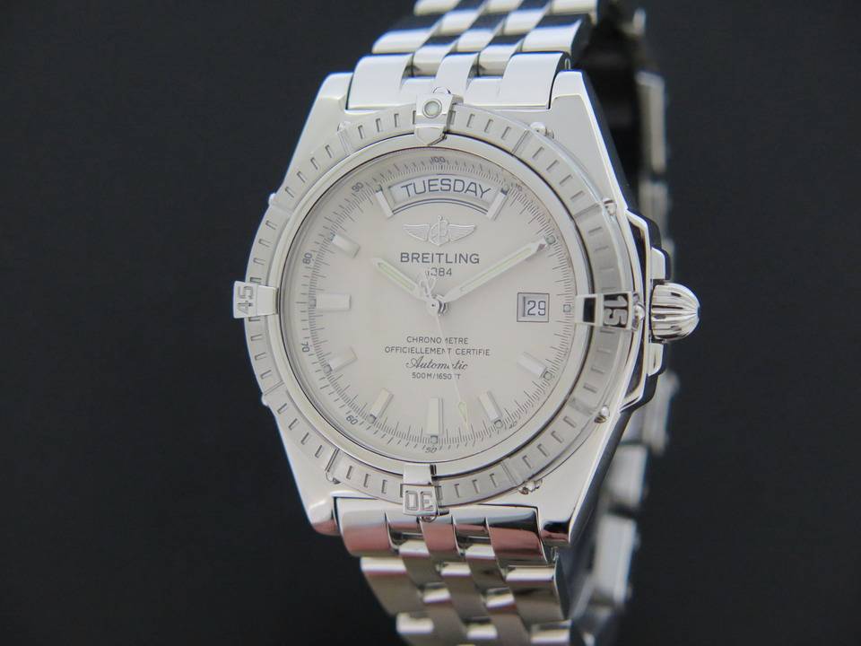 Breitling Headwind Day-Date  (1)