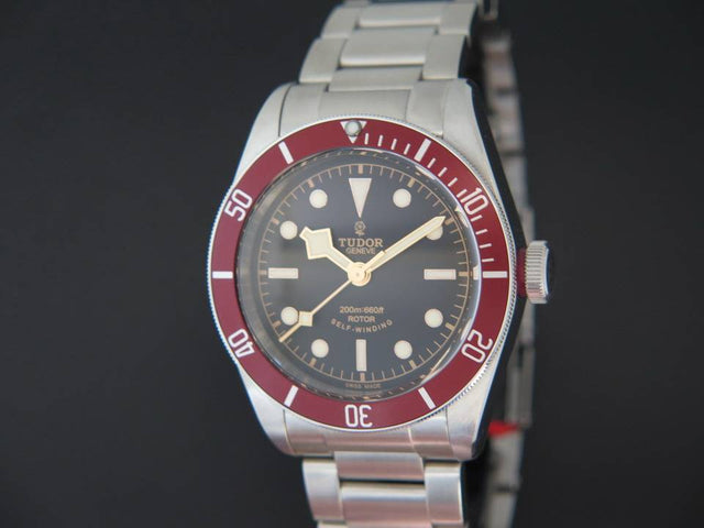 Tudor Heritage Black Bay Red NEW