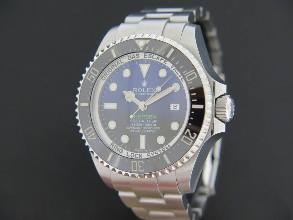 Rolex Oyster Perpetual Deepsea Sea-dweller BLUE (1)