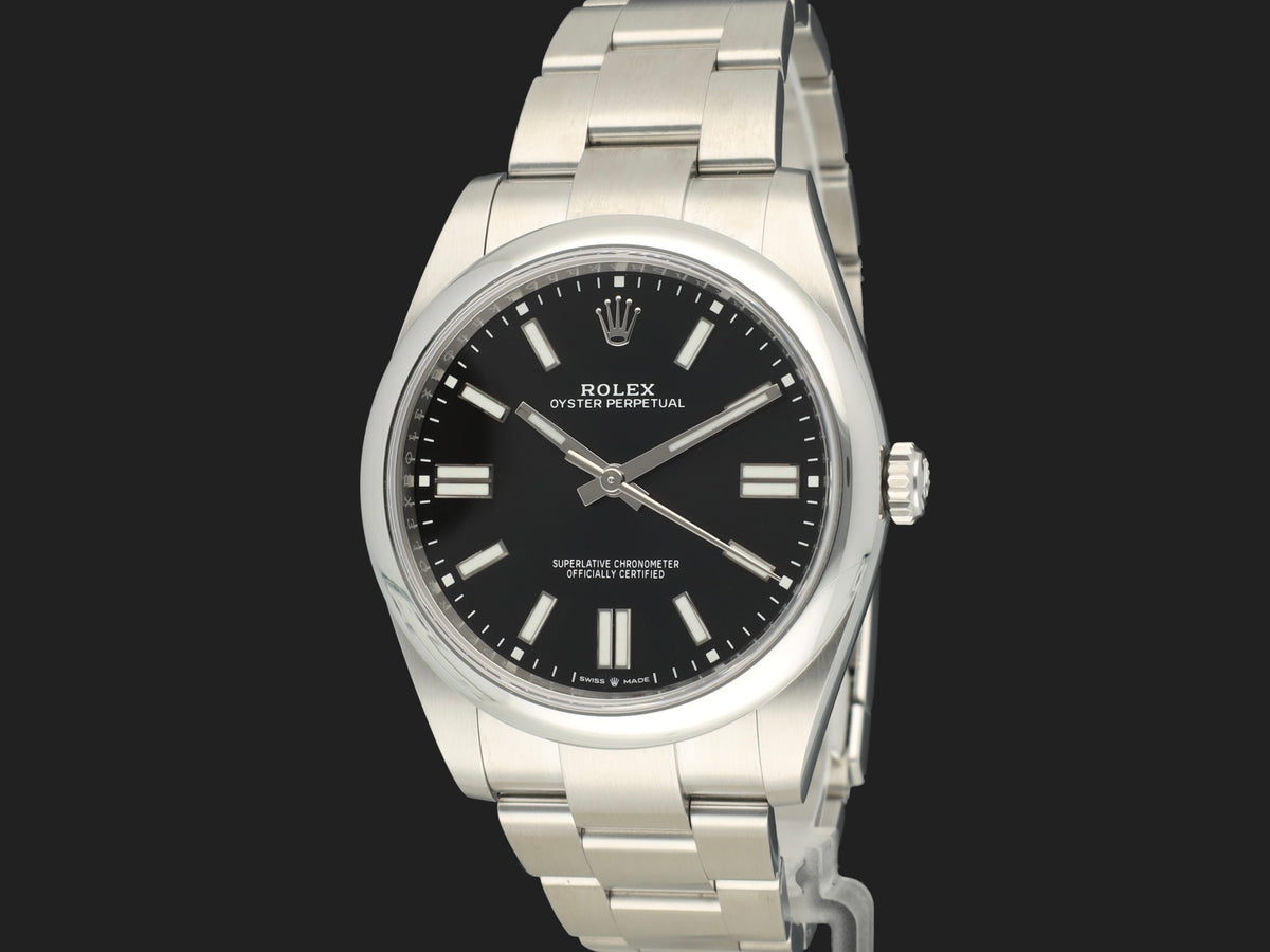 Rolex Oyster Perpetual 41 Black Dial 124300 (1)