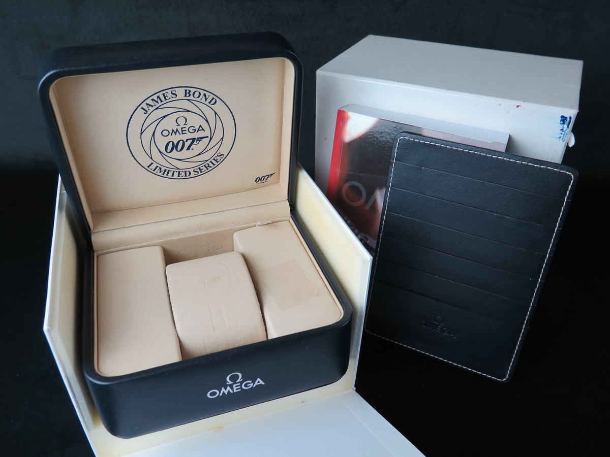 Omega James Bond 007 Limited Series Box Set  (1)