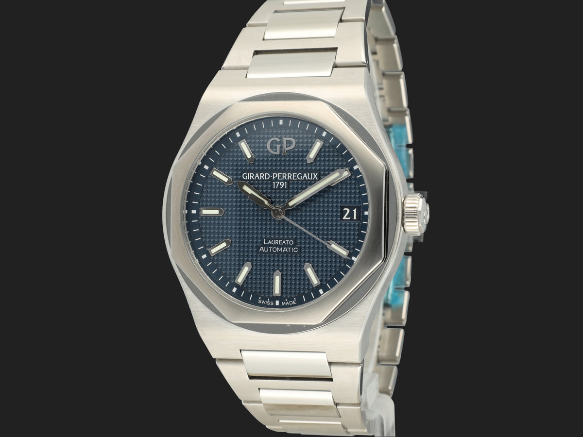 Girard-Perregaux Laureato 42MM Blue Dial Automatic 81010 NEW (1)