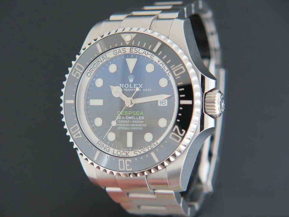Rolex Sea-Dweller Deepsea D-Blue James Cameron 126660 (1)