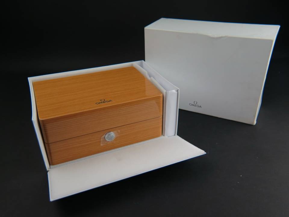 Omega Box  set NEW (1)