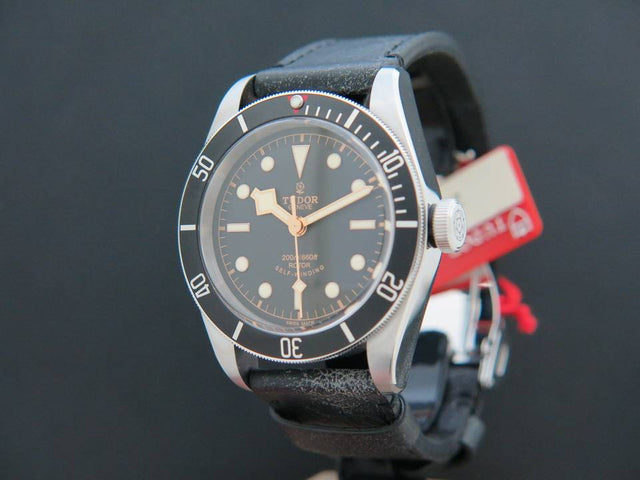 Tudor Heritage Black Bay Black