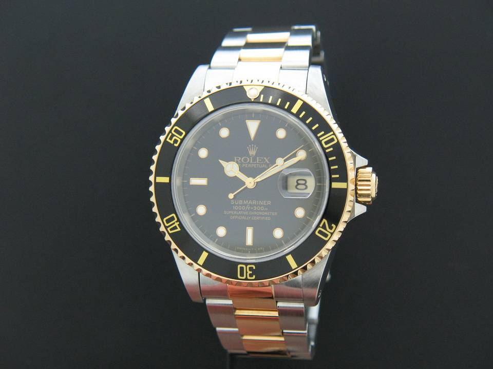 Rolex Oyster Perpetual Submariner Date (1)
